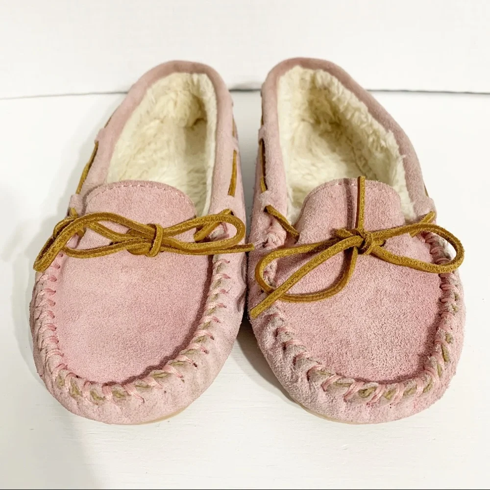 Cabela’s Pink Suede Moccasin Slippers with Faux Shearling Lining Leather Laces